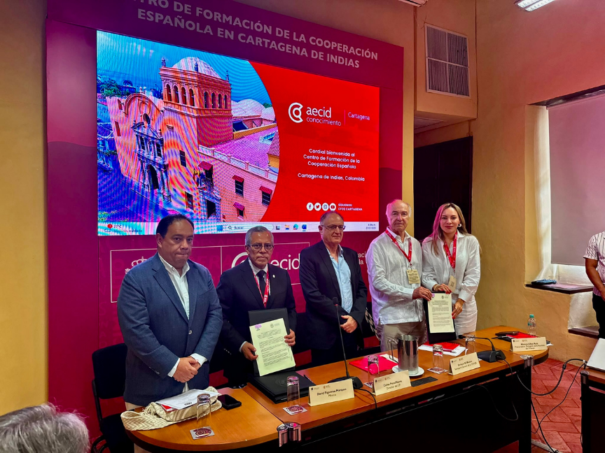 Firma Memorando de Entendimiento entre la COMJIB y la Unión Internacional del Notariado (UINL)